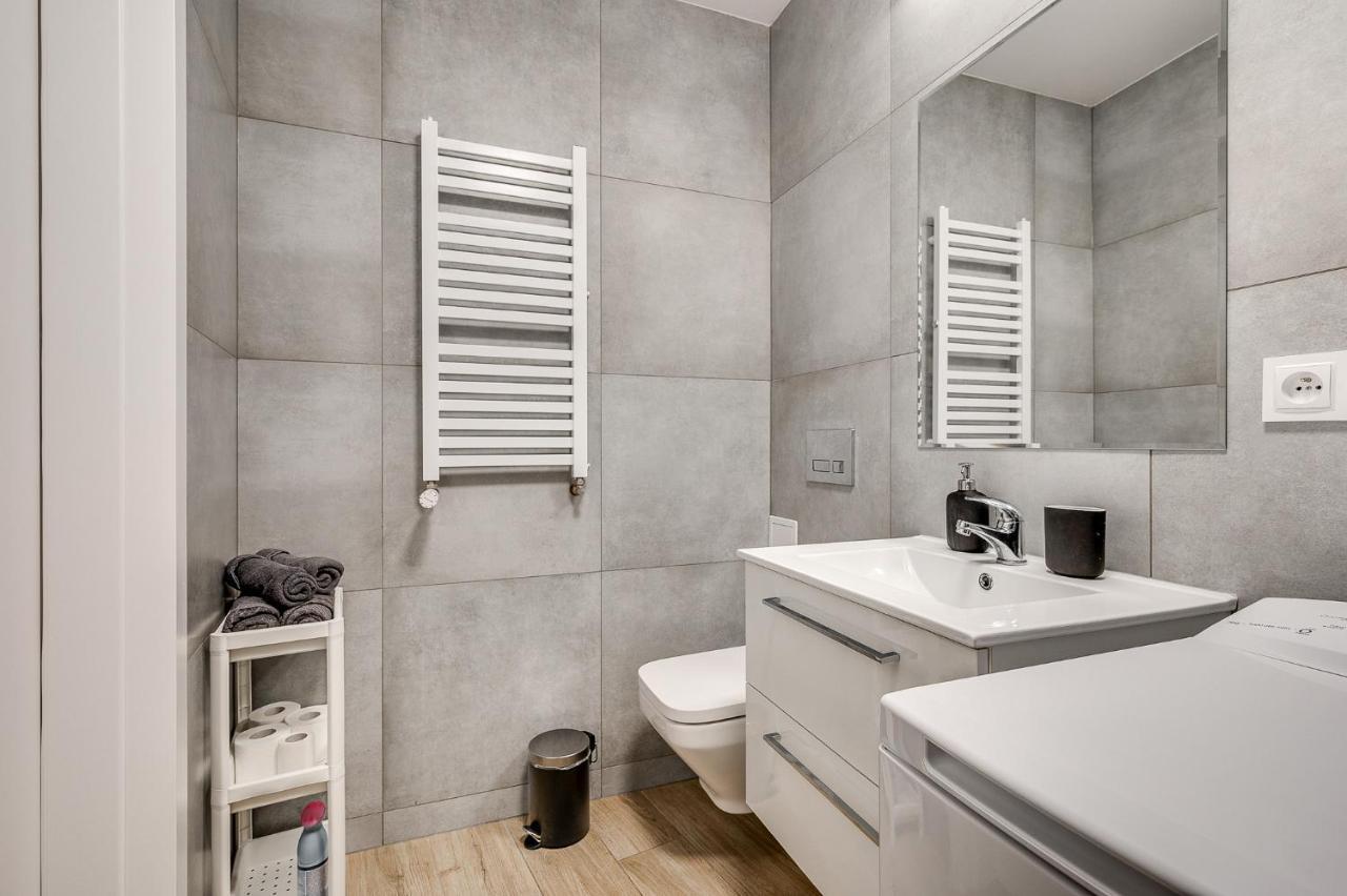 Central Platinum Apartments 19 รืบนิค ภายนอก รูปภาพ